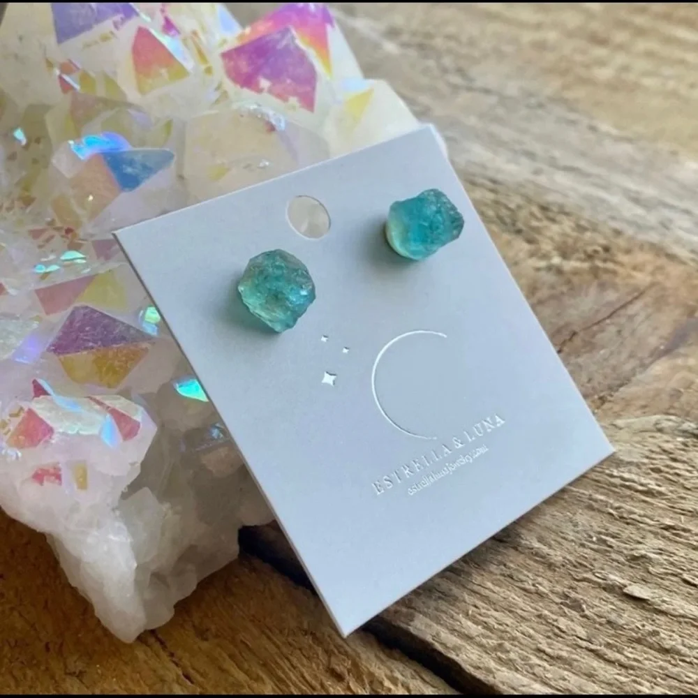 π New Raw Aquamarine Crystal Stud Gemstone Earrings - Picture 3 of 8